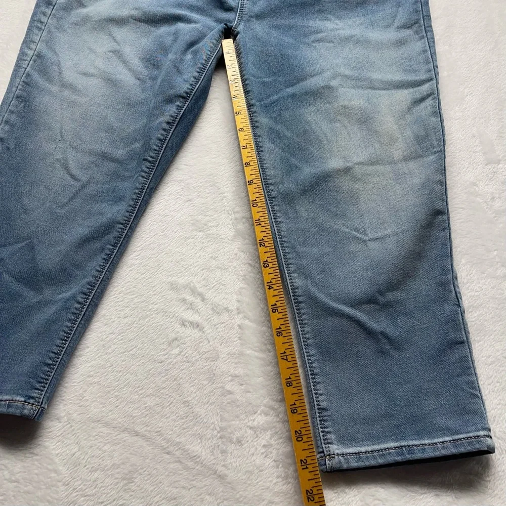 Seven 7 Women’s Capri Jeans Denim Embroidery Back Pockets Distressed Size 14 - Picture 5 of 15